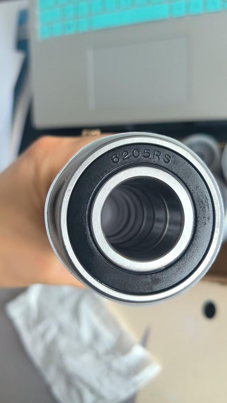 Sealed deep groove ball bearing detail photo